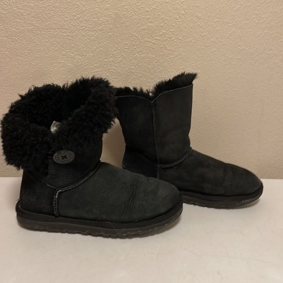 UGGS Bailey‎ Button II Boot - Picture 1 of 8